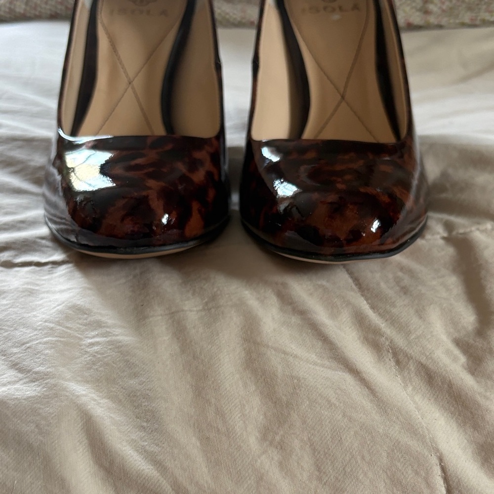 Isola Eleni Cinnamon Leopard Print Patent Leather Pumps Heels Size 7.5M - Picture 3 of 10